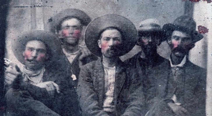 Un avvocato compra una foto con 5 cowboy per 10$. Dopo scopre che vale milioni di dollari