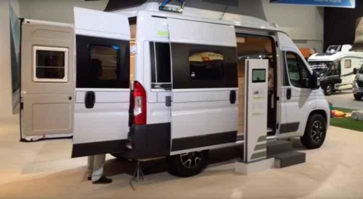 Questo veicolo unisce la comodità di un furgone compatto al comfort di un camper super-accessoriato
