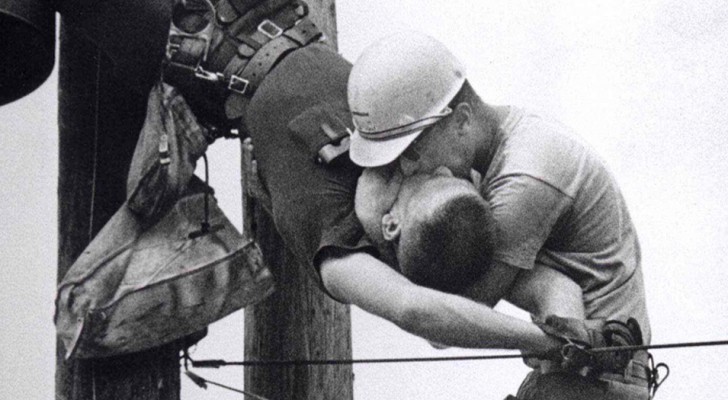 Der Kuss des Lebens: der ganze Hintergrund des denkwürdigen Schnappschusses, der 1968 den Pulitzer-Preis gewann