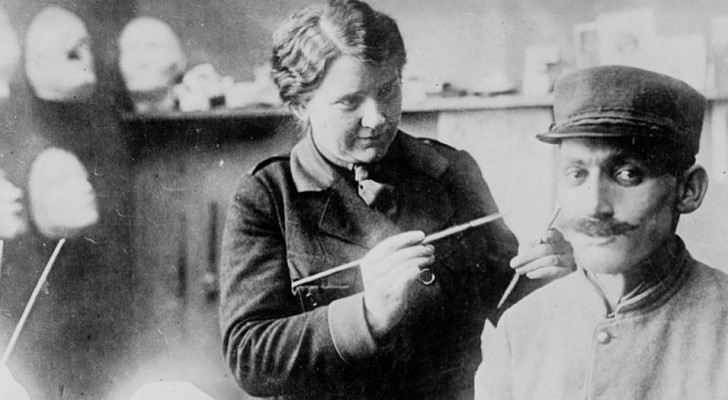 Anna Coleman: Die Frau, die im Ersten Weltkrieg die Gesichter und Leben der verstümmelten Soldaten wieder aufgebaut hat
