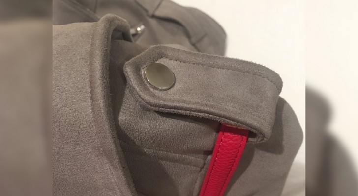 Une fille dit qu'elle a découvert l'utilité des boutons sur les épaules des vestes : y avez-vous déjà pensé ?
