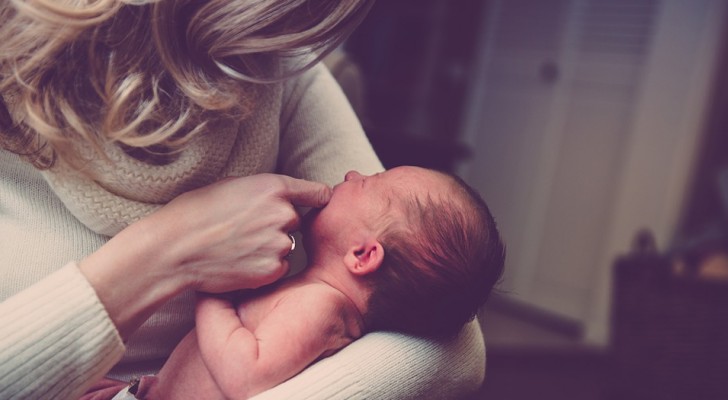 La maman, c'est celle qui te garde 9 mois dans le ventre, 3 ans dans ses bras et toute sa vie dans son cœur