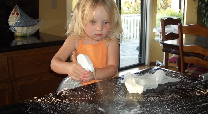 As crianças que ajudam nas tarefas domésticas têm boas probabilidades de se tornarem adultos de sucesso
