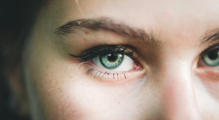 Green-eyed people are only 2% of the world population, but this is not the only rarity that distinguishes them