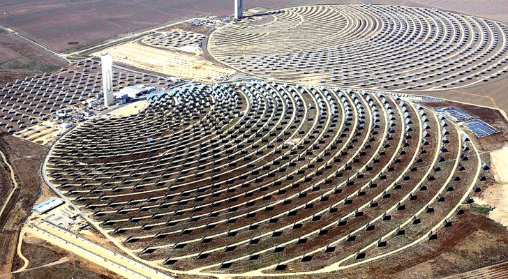 Le pays avec les plus grands gisements investit massivement dans l'énergie solaire : voici les avantages du nouveau parc solaire