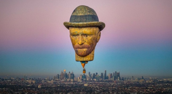 Un autoritratto in mongolfiera: le spettacolari immagini del pallone con il volto di Van Gogh