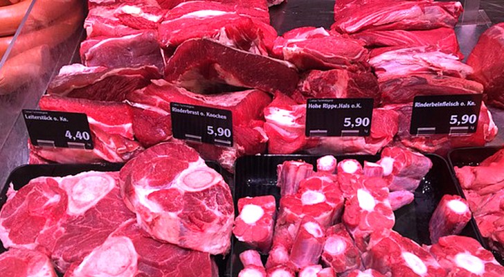 Tassare la carne rossa come il tabacco: la proposta per migliorare la salute e aiutare l'ambiente