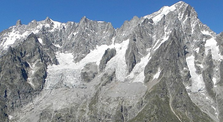 Allarme sul Monte Bianco: il ghiacciaio di Courmayeur si sta sciogliendo ad una velocità di 50 cm al giorno