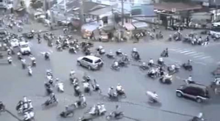 Eine ganz normale Kreuzung in Ho-Chi-Minh-Stadt