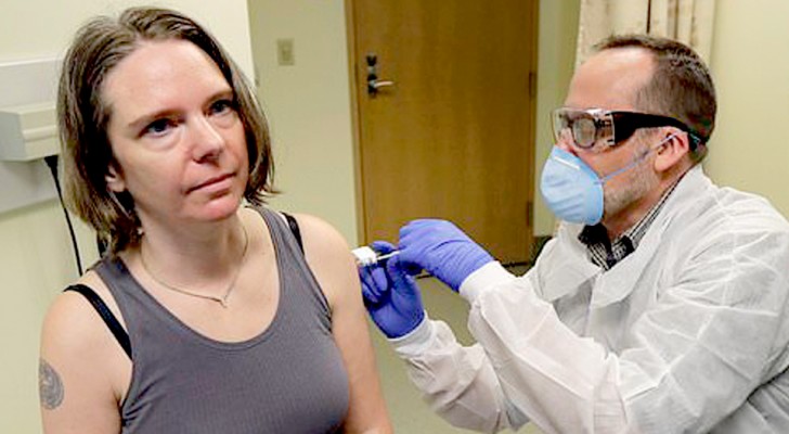 Coronavirus: una madre di due figli è la prima persona in Usa a farsi iniettare il vaccino sperimentale