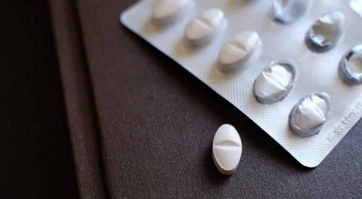 L'OMS raccomanda di assumere paracetamolo e non ibuprofene in caso di sintomi da Coronavirus [cancellato]