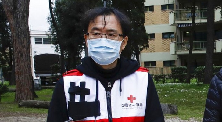 Coronavirus, il vicepresidente della Croce Rossa cinese rimprovera gli italiani: «Troppa gente in giro»