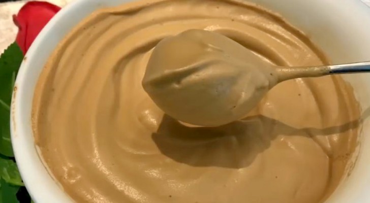 Coffee-flavored whipped cream: a dairy-free recipe that requires only 3 ingredients to prepare