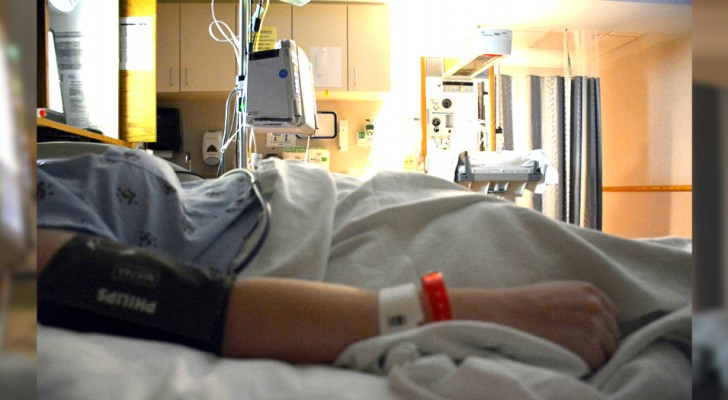 Une infirmière vole la carte de crédit d'un patient mourant de Covid-19 : elle risque d'être licenciée