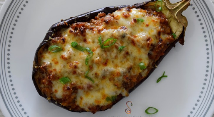 Gevulde aubergines: de ingrediënten en de stappen om dit smakelijke en koolhydraatarme gerecht thuis te bereiden