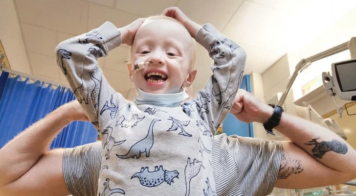 Este menino de 4 anos conseguiu derrotar o Coronavírus apesar de já estar lutando contra o câncer