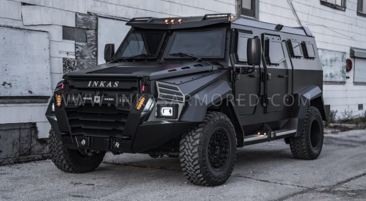 Questo SUV unisce la solidità dei mezzi militari al lusso esagerato degli interni di una limousine