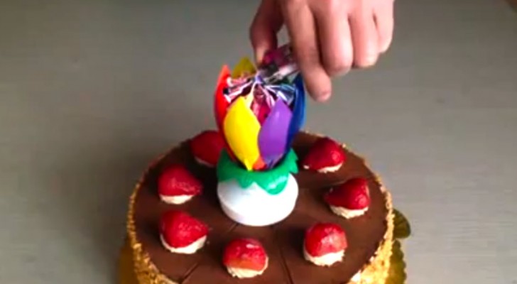 If you're tired of the usual birthday candles, try this new AMAZING alternative !