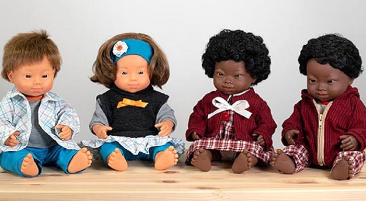 Un'azienda crea la prima collezione di bambole con Sindrome di Down: una scelta in nome dell'uguaglianza