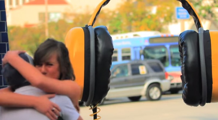 They find this big headphones on the street: What they do is simply PRICELESS.