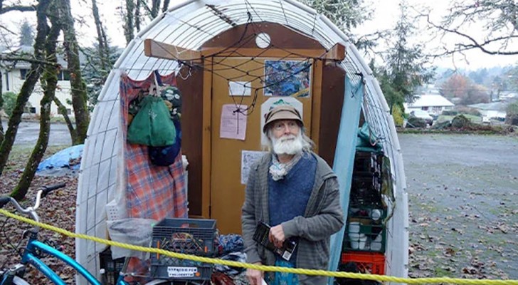 En välgörenhetsorganisation bygger hyddor för att ge hemlösa en säker plats att sova