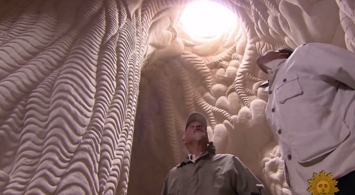 A man spends 25 years underground: what he's creating is beyond imagination !
