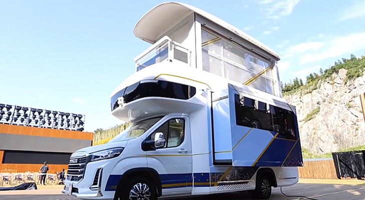 Noem het geen camper: dit voertuig kan een luxe appartement worden alsof het een Transformer is