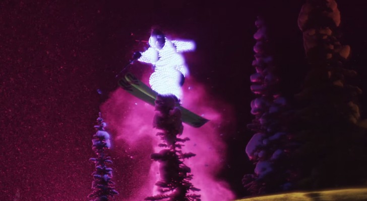 Filmano 2 sciatori che indossano tute luminose: il risultato finale è da sogno