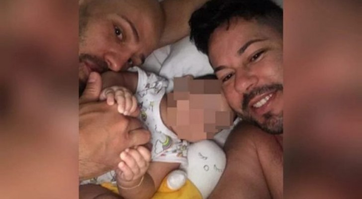 Homosexuelles Paar adoptiert Baby-Mädchen, aber nach 12 Tagen zwingt das Gericht die Männer, sie "zurückzugeben