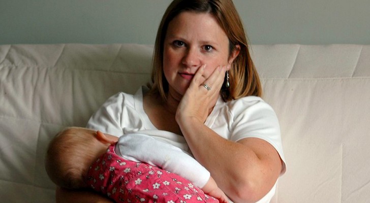 "Il mio compagno vuole che smetta di allattare mio figlio di 6 mesi!": il grido di aiuto di una mamma anonima