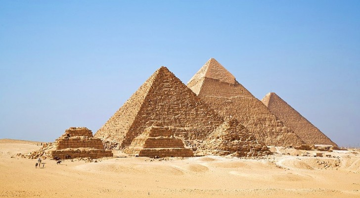 Hoe hebben de oude Egyptenaren de zware stenen blokken verplaatst? Het detail van een muurschildering suggereert het
