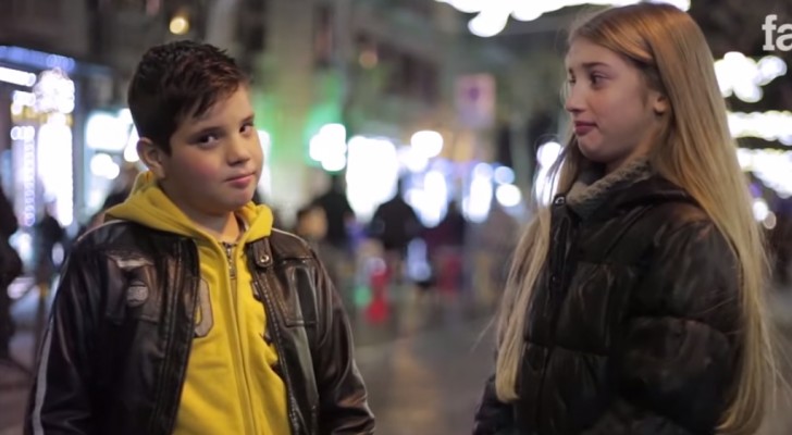 Ze vragen deze jongetjes een meisje te slaan: luister naar hun reactie.