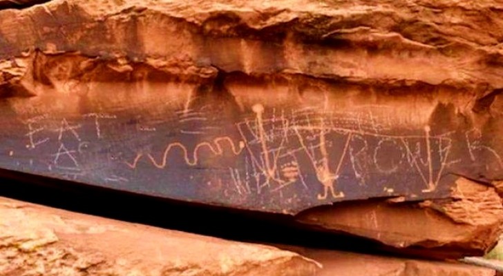 Vandali incidono una frase razzista su un petroglifo millenario dei nativi americani