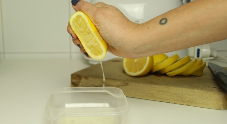 Non gettare i limoni spremuti: possono tornare utili in diverse faccende di casa