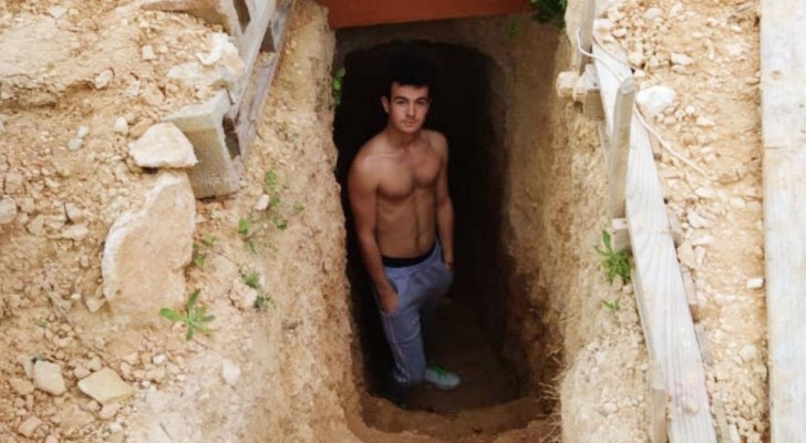 Nach einem Streit mit seinen Eltern gräbt er im Garten eine Höhle: 6 Jahre später ist sie sein unterirdisches Zuhause