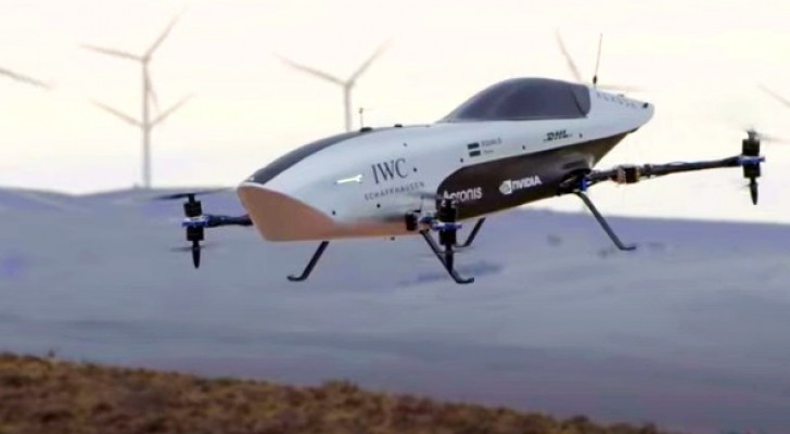La prima macchina da corsa volante al mondo decolla dal deserto dell'Australia
