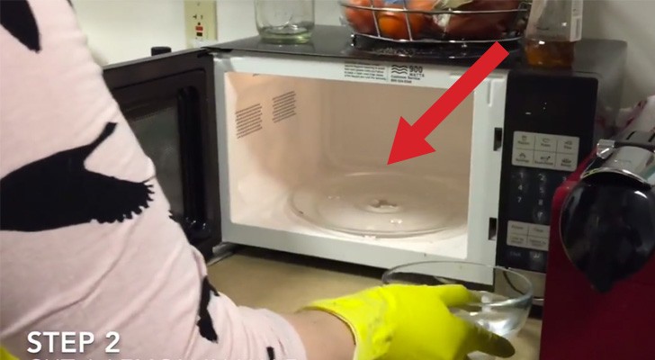 Here's the FASTEST way to clean your Microwave. Check this out !