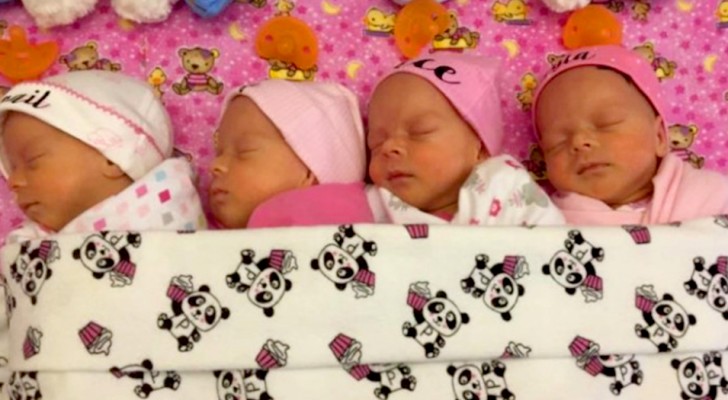 Pensava di aspettare un solo figlio, ma poi dà alla luce quattro gemelline identiche: un caso rarissimo