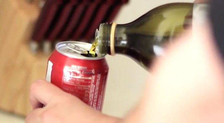 Pour oil in a can: this life hack will light you up !