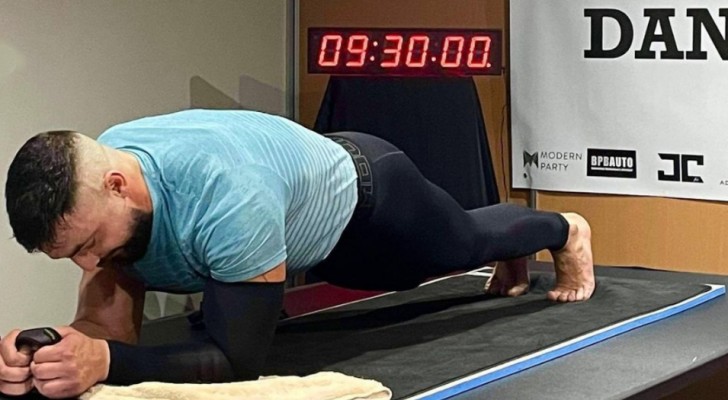 Er stellt einen neuen Weltrekord im Planking auf: Er blieb 9 Stunden und 30 Minuten lang in dieser Position