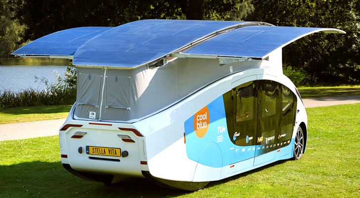 Een team van studenten presenteert de eerste stacaravan op zonne-energie: deze heeft een autonomie van 730 km