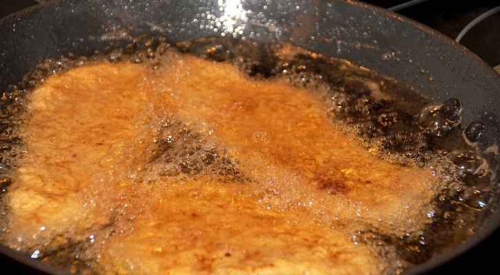 Olio esausto della frittura: qual è il modo migliore per smaltirlo?
