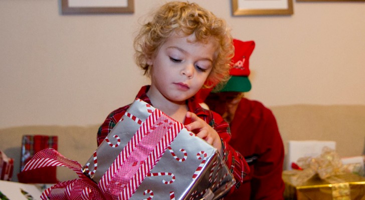 "Niente regali di Natale ai miei figli": madre afferma che in questo modo i suoi bambini sono più felici che mai