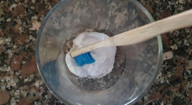 Tandpasta in poedervorm: ontdek hoe je het gemakkelijk thuis kunt maken met gewone ingrediënten