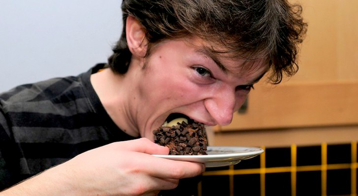 Si vous avez une envie irrésistible de manger des sucreries, il se peut que vous dormiez peu ou pas assez