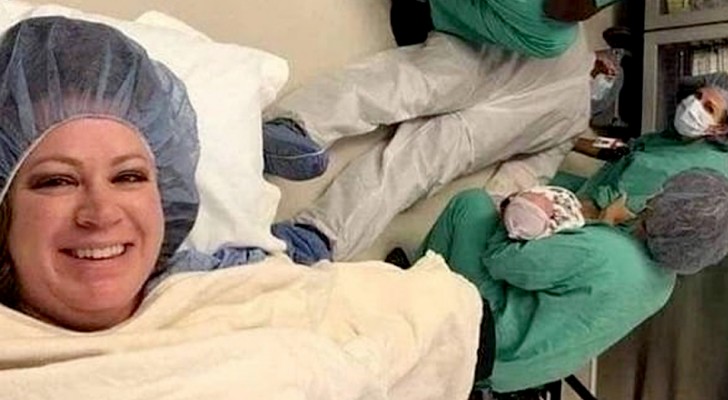 Le mari s'évanouit pendant l'accouchement et sa femme prend une photo pour documenter cette scène hilarante