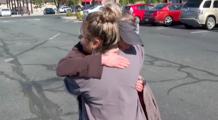 She's been walking to work every day for seven years: the community gifts her a new car