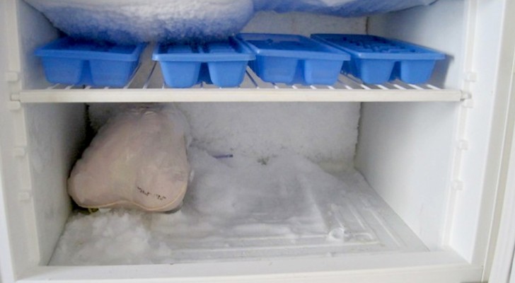 Seis simples pasos fáciles a seguir para descongelar correctamente el congelador del hogar
