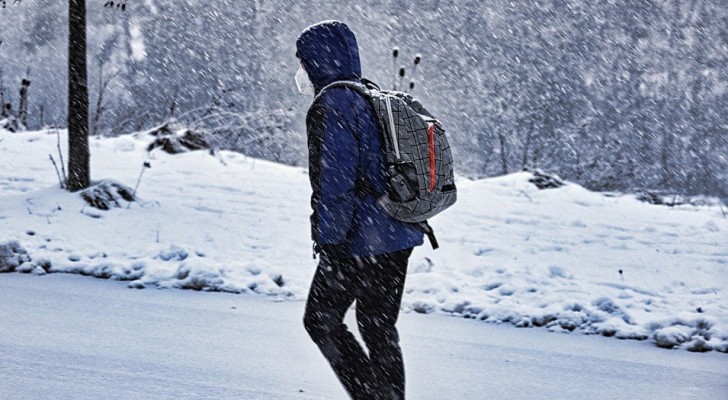 Er läuft kilometerweit durch den Schnee, um zu einem Vorstellungsgespräch zu gehen: ein Mann sieht ihn und bietet ihm einen Job an