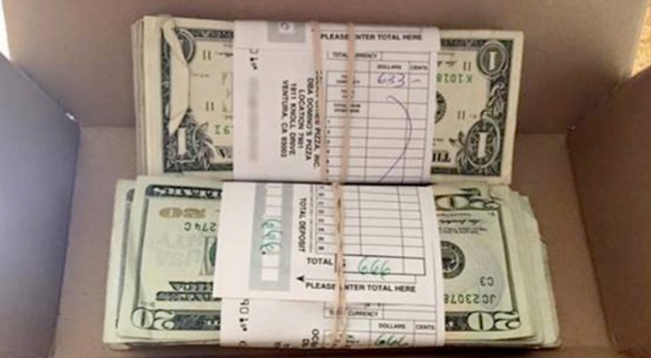 Pide alitas de pollo pero recibe $1300 dentro de una caja de cartón: los devuelve